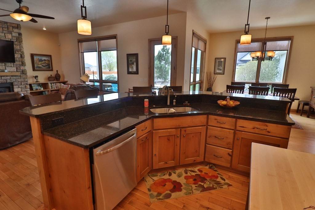12. Single Family Homes for Sale at 1080 Springhill Rd Powell, Wyoming 82435 United States