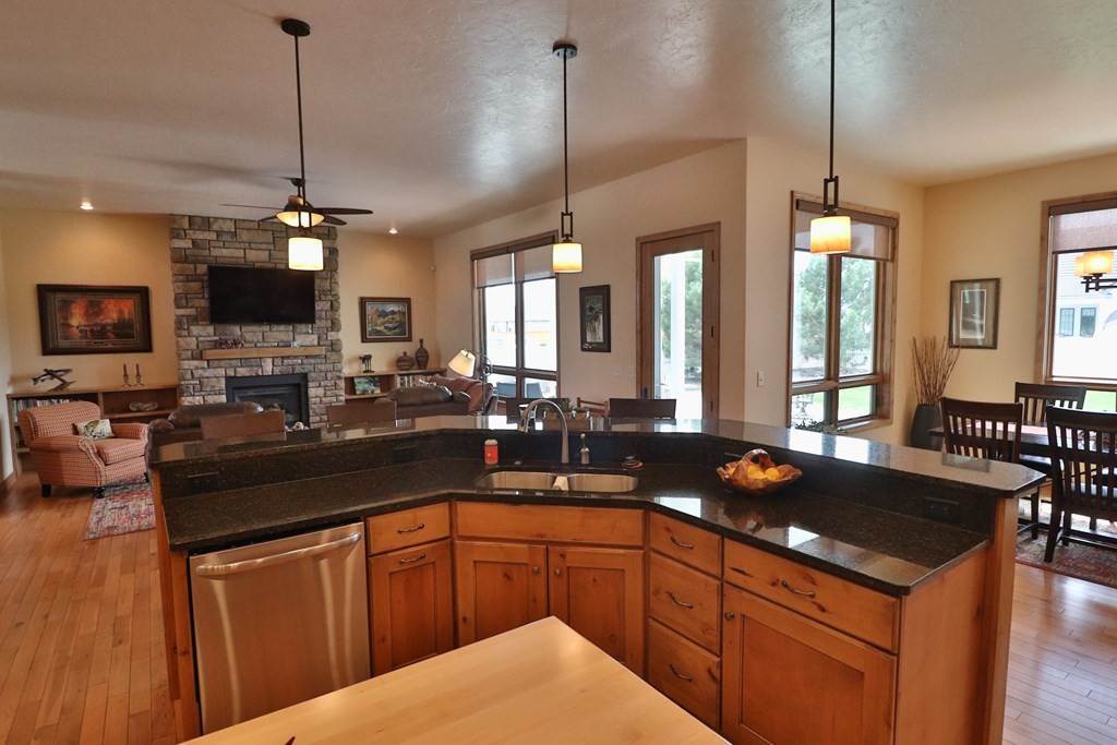 13. Single Family Homes for Sale at 1080 Springhill Rd Powell, Wyoming 82435 United States