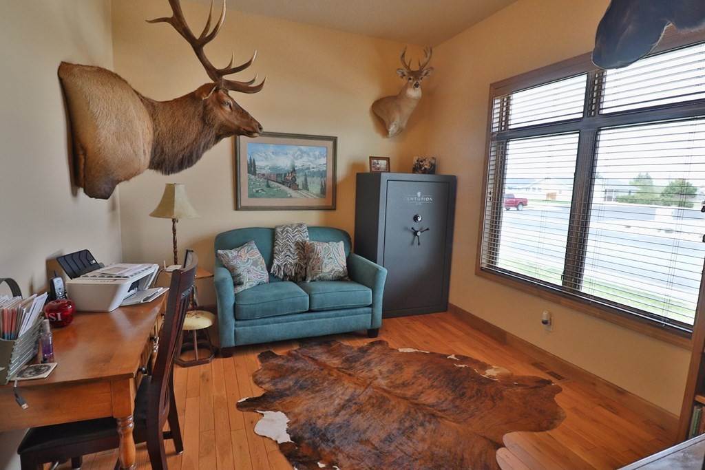 29. Single Family Homes for Sale at 1080 Springhill Rd Powell, Wyoming 82435 United States