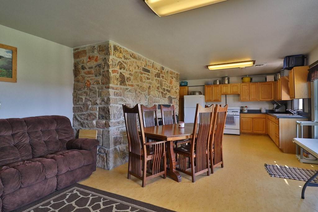 26. Single Family Homes for Sale at 124 Highway 14a West Byron, Wyoming 82412 United States