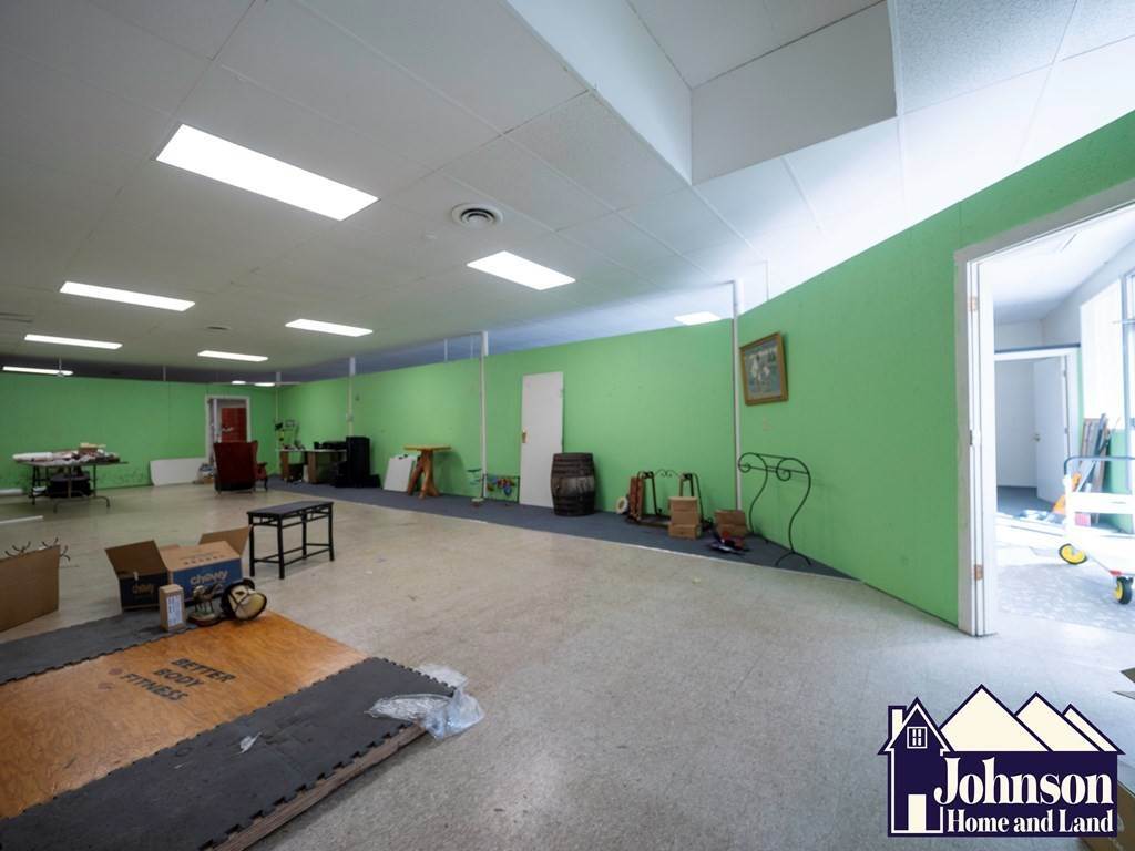 18. Commercial for Sale at 215 Main St Lovell, Wyoming 82431 United States