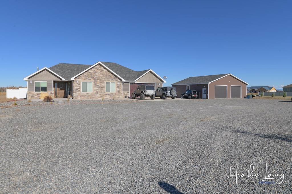 26. Single Family Homes por un Venta en 9 Cora Ln Powell, Wyoming 82435 Estados Unidos