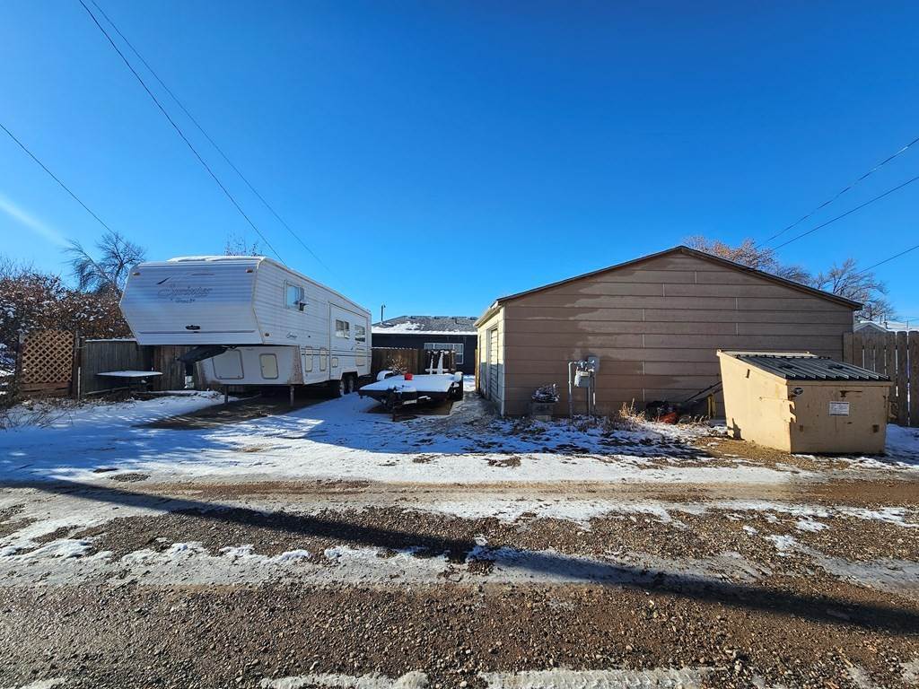 4. Single Family Homes for Sale at 731 14th St S Worland, Wyoming 82401 United States
