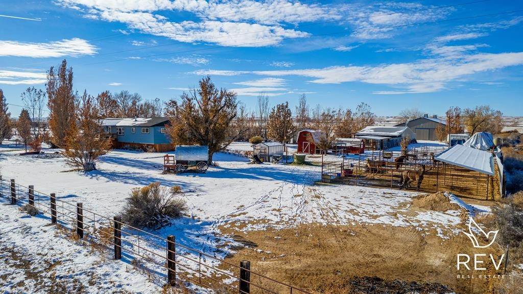 3. Single Family Homes for Sale at 380 Hwy 20 S Basin, Wyoming 82410 United States