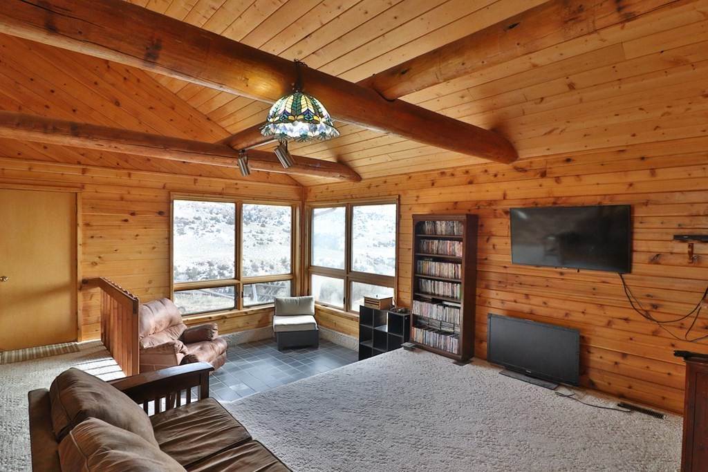 11. Single Family Homes for Sale at 2185 Beaver Creek Rd Shell, Wyoming 82441 United States