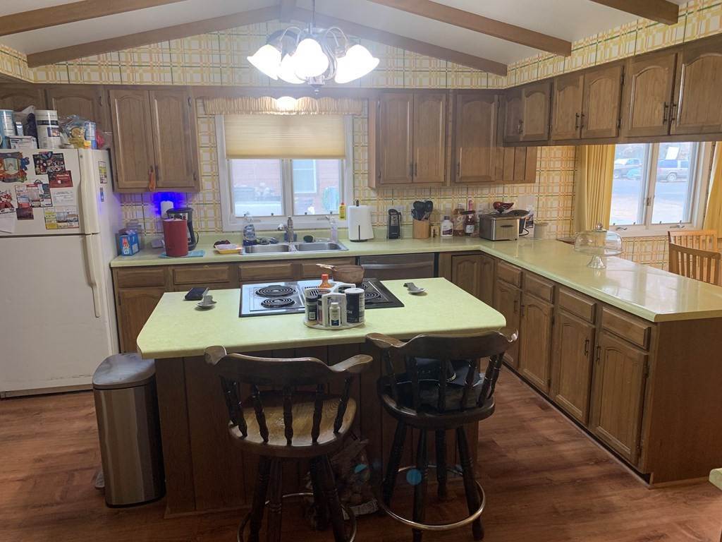 17. Single Family Homes for Sale at 614 South 6th St Basin, Wyoming 82410 United States