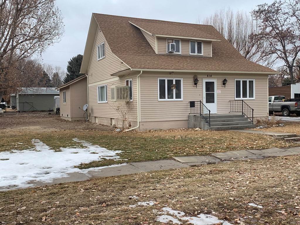 6. Single Family Homes for Sale at 614 South 6th St Basin, Wyoming 82410 United States
